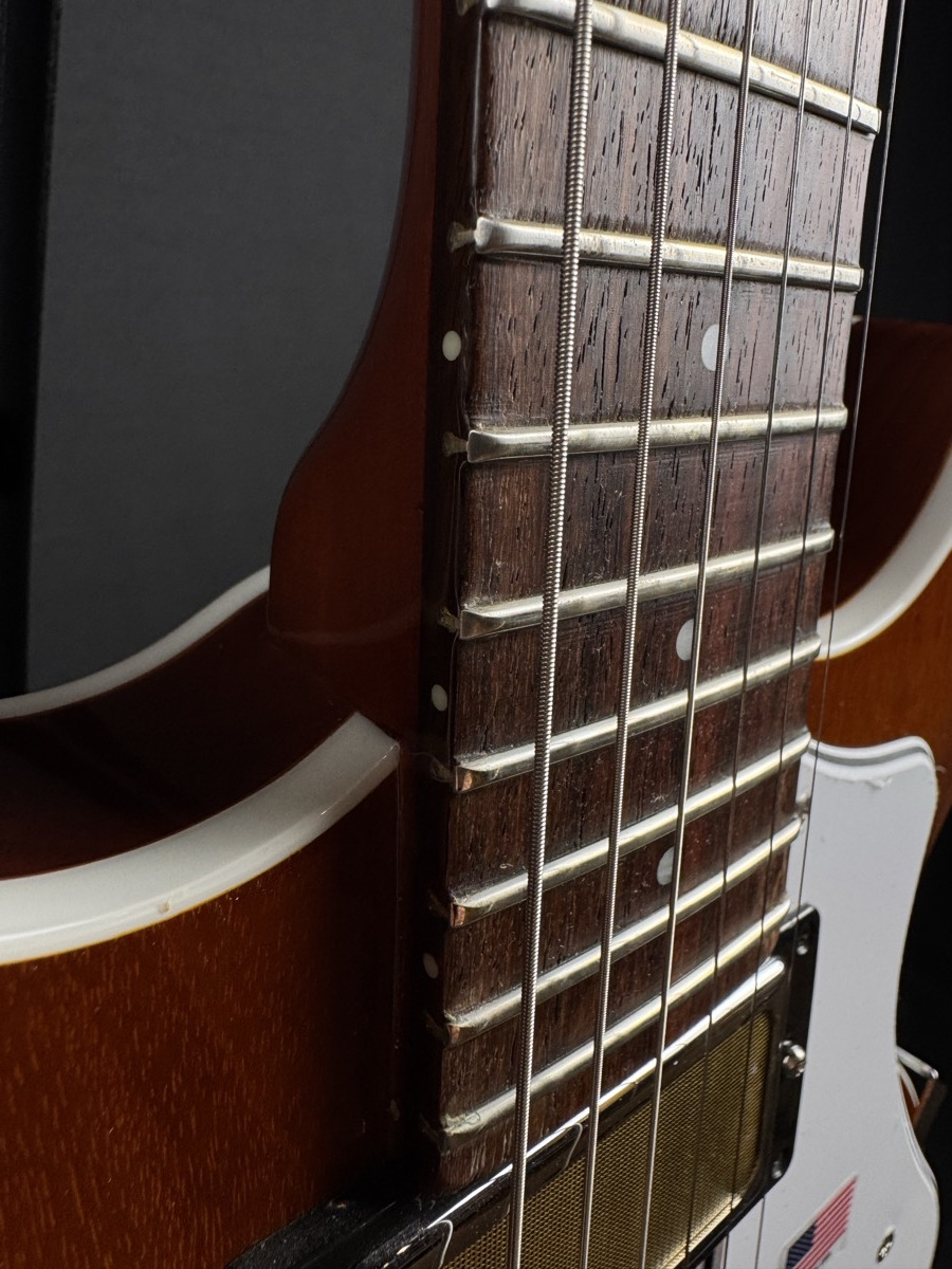 Harmony Harmony Comet Semi-Hollow Guitar, Sunburst, Mono Bag - Guitars