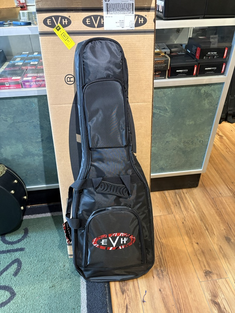 EVH EVH Limited Edition Wolfgang Special Striped Series, Distressed Ivory - Guitars