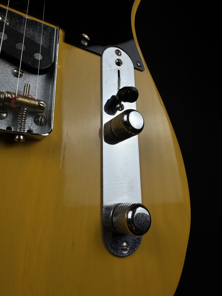 Fender Fender 75th Anniversary Vintera Road Worn 1951 Telecaster - Butterscotch Blonde - Guitars