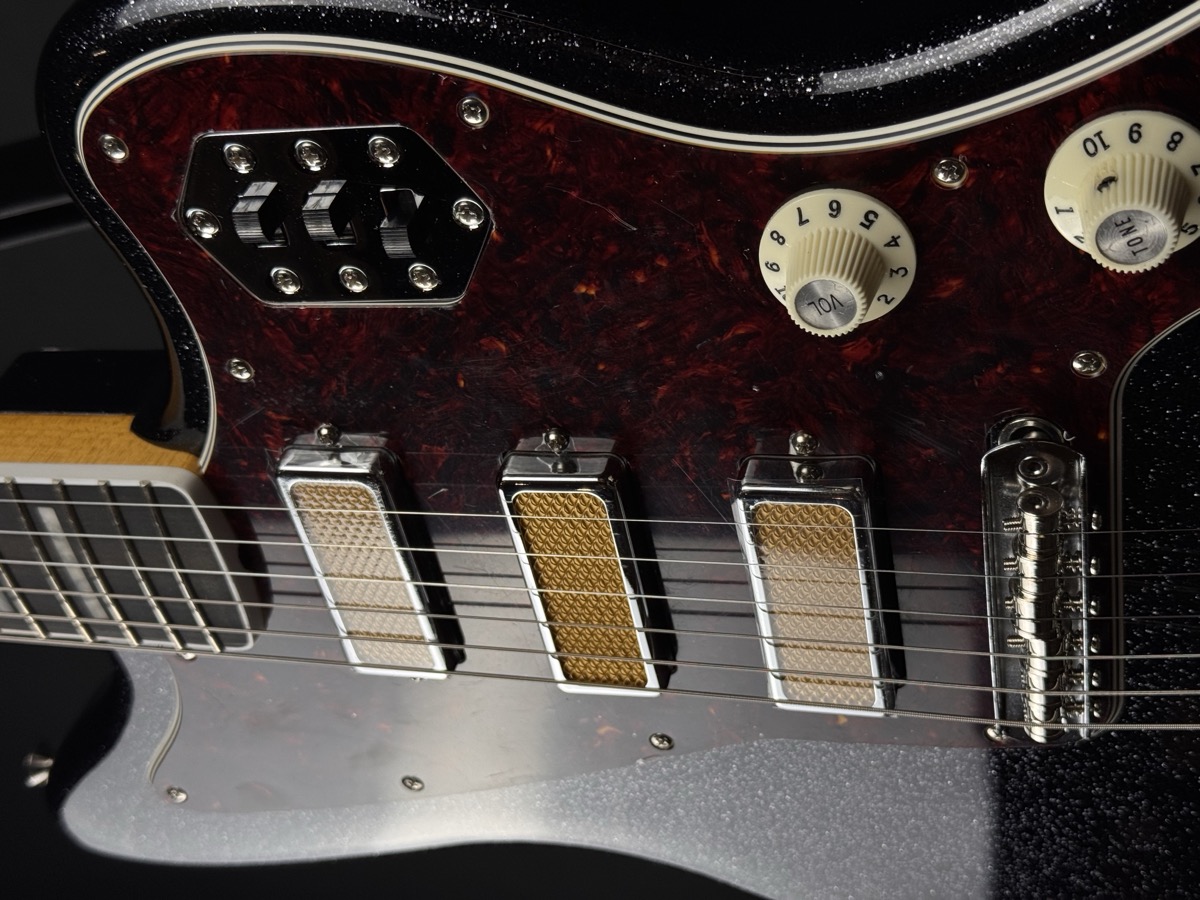 Fender Fender Limited Edition Gold Foil Jazzmaster In Black Sparkle - Guitars