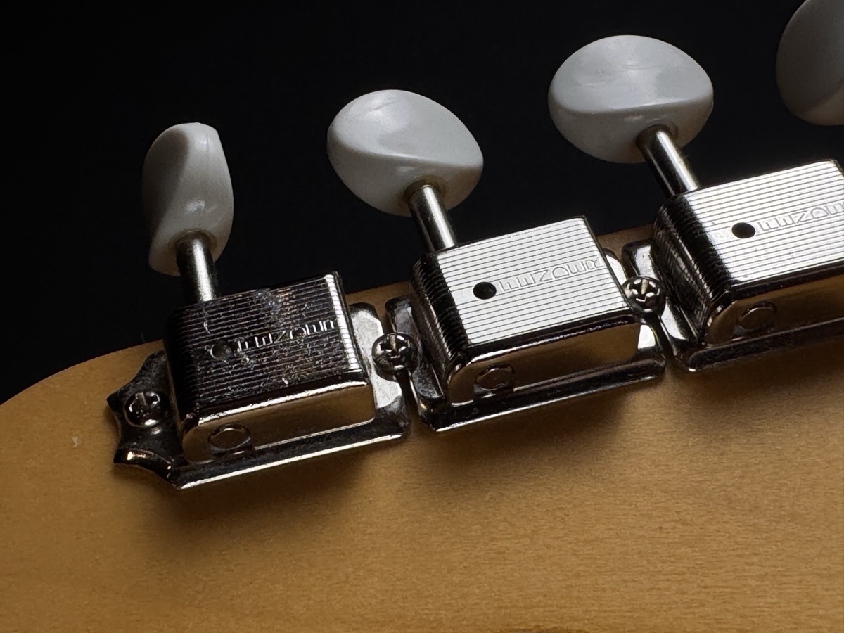 Fender Fender Limited Edition Gold Foil Jazzmaster In Black Sparkle - Guitars