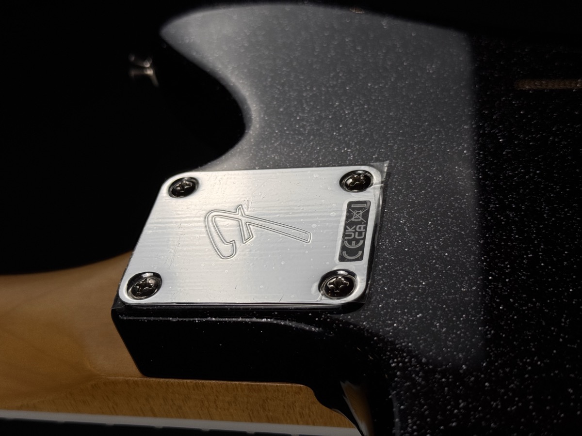 Fender Fender Limited Edition Gold Foil Jazzmaster In Black Sparkle - Guitars