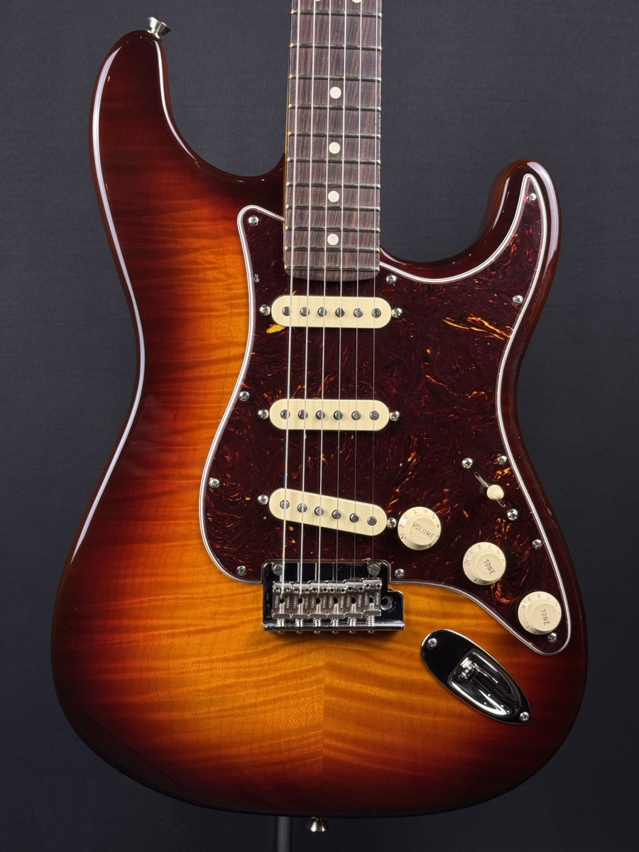 Fender Fender 70th Anniversary American Pro II  Stratocaster RW - Comet Burst - Guitars
