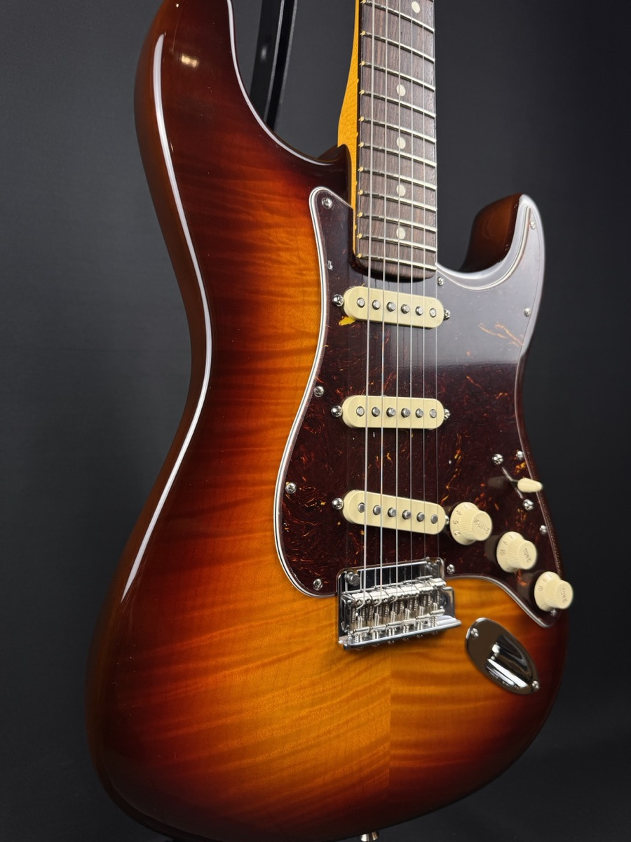 Fender Fender 70th Anniversary American Pro II  Stratocaster RW - Comet Burst - Guitars