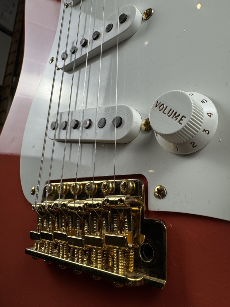 Fender Custom Shop Fender Custom Shop 1955 Strat DLX Closet Classic, Faded Aged Fiesta Red - Guitars