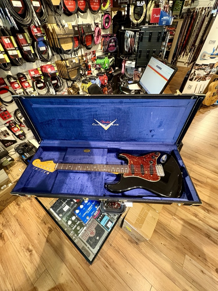 Fender Custom Shop Fender Custom Shop Limited Edition Roasted Strat, Journeyman Relic, Black - Guitars