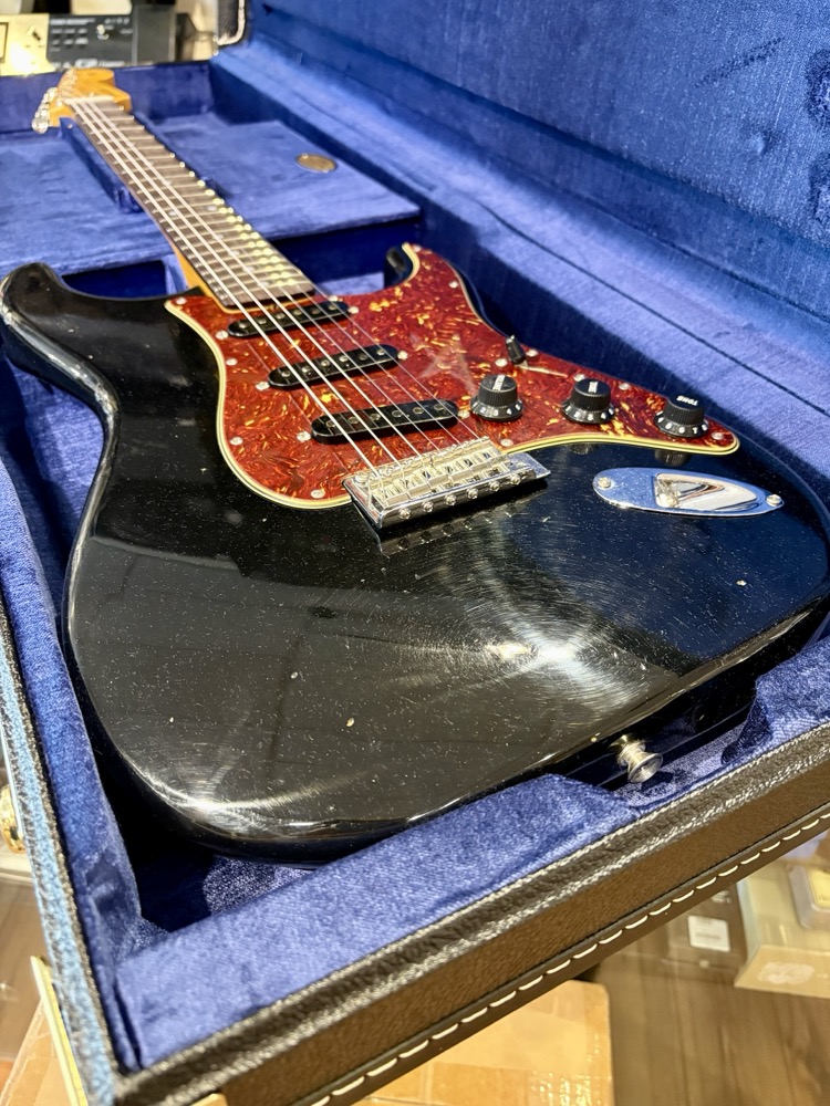 Fender Custom Shop Fender Custom Shop Limited Edition Roasted Strat, Journeyman Relic, Black - Guitars