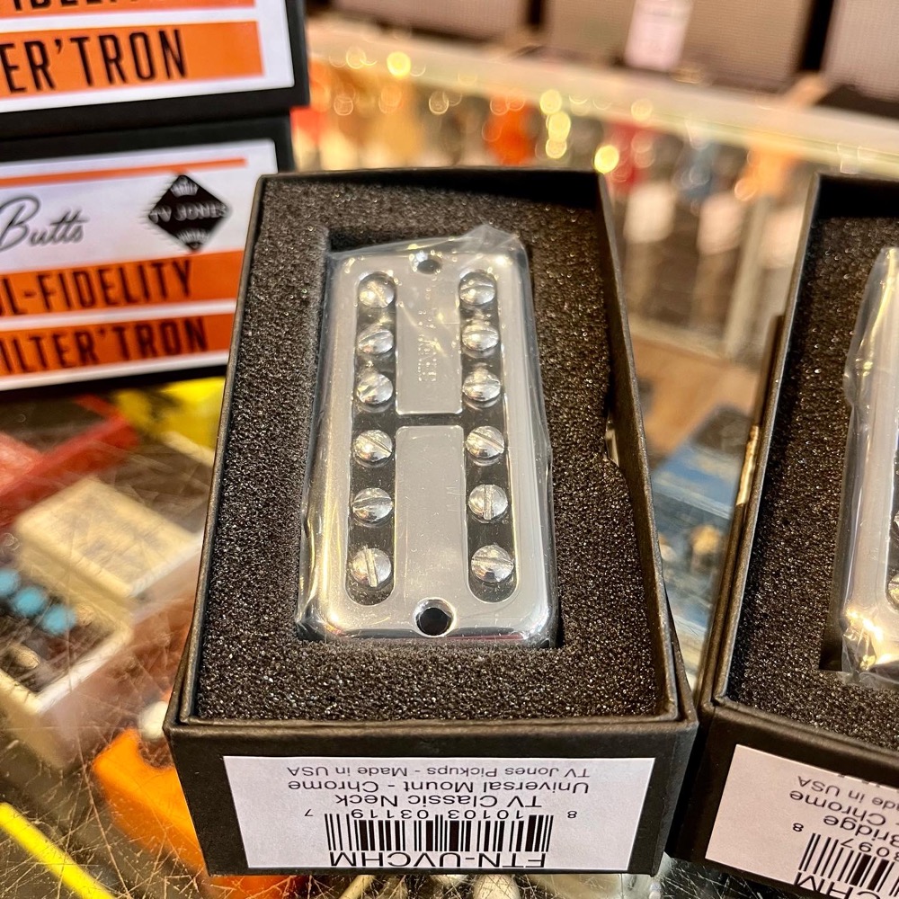 TV Jones TV Jones TV Classic Neck Pickup - Universal Mount - Chrome - Guitars