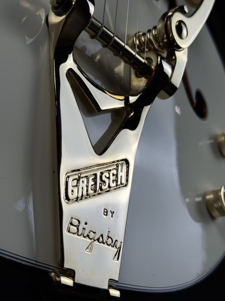 Gretsch Gretsch G6136T-59 Vintage Select '59 Falcon Hollow Body, Vintage White, Lacquer - Guitars