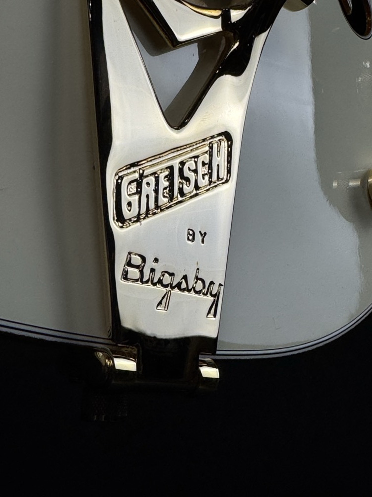 Gretsch Gretsch G6136T-59 Vintage Select '59 Falcon Hollow Body, Vintage White, Lacquer - Guitars