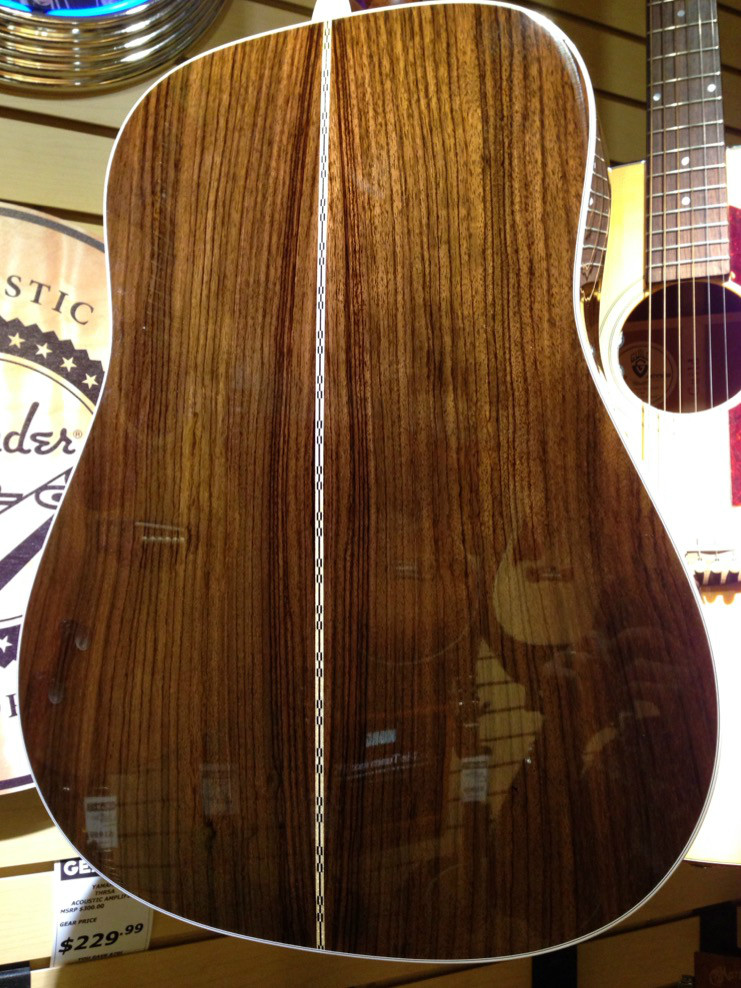 Martin Martin D-28 Sunburst - Guitars