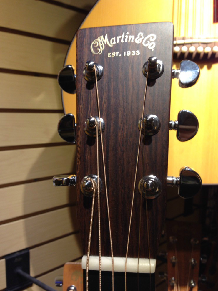 Martin Martin D-28 Sunburst - Guitars