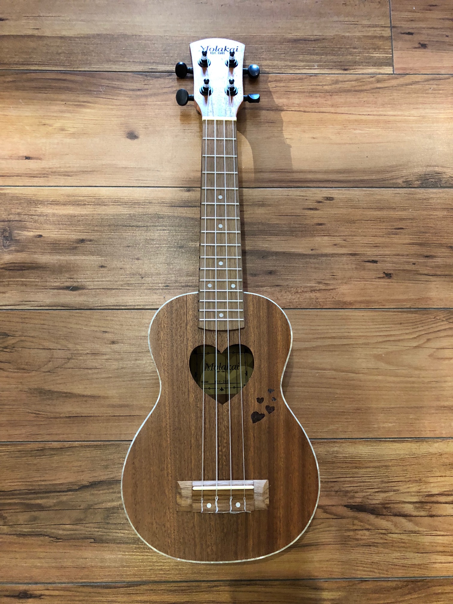 Molakai MSH-20S Soprano Ukulele In Mahogany  …