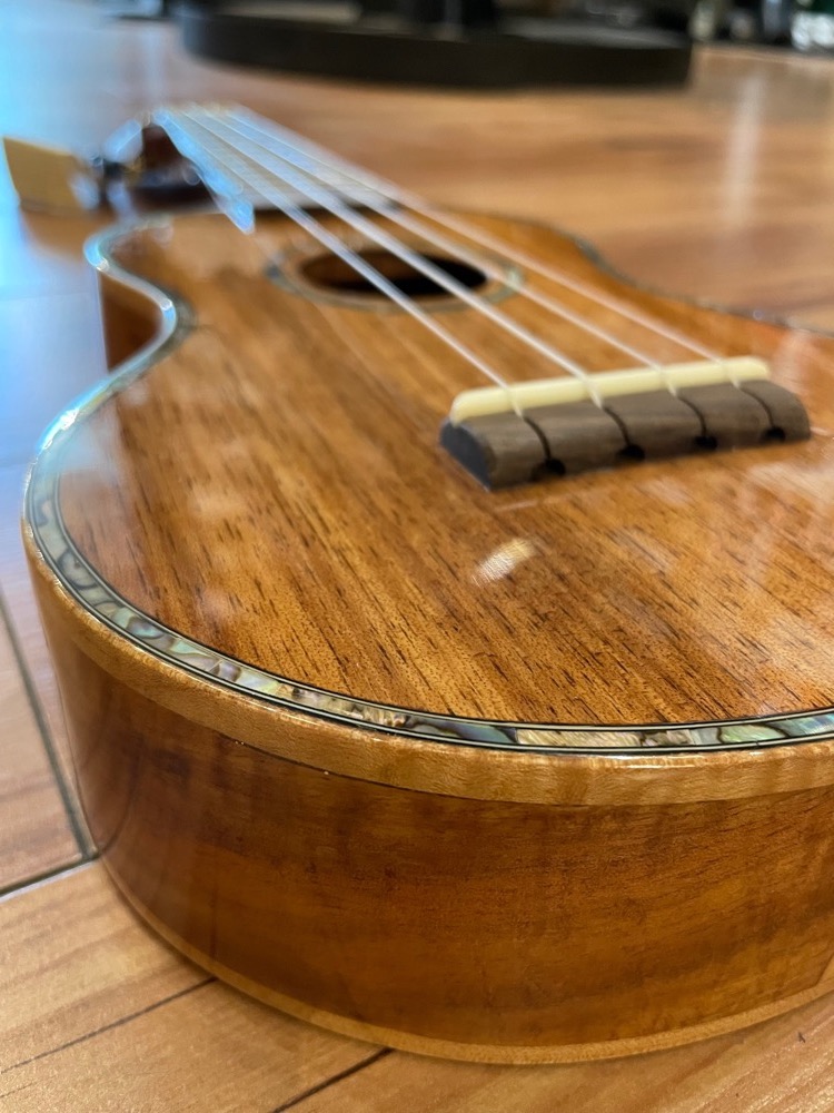 Molakai Soprano All Solid Koa Ukulele w/Bag