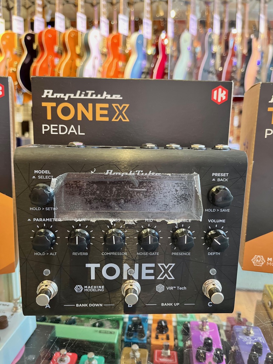 IK Multimedia TONEX Pedal/Amplifier/Cabinet Modeler: Canadian