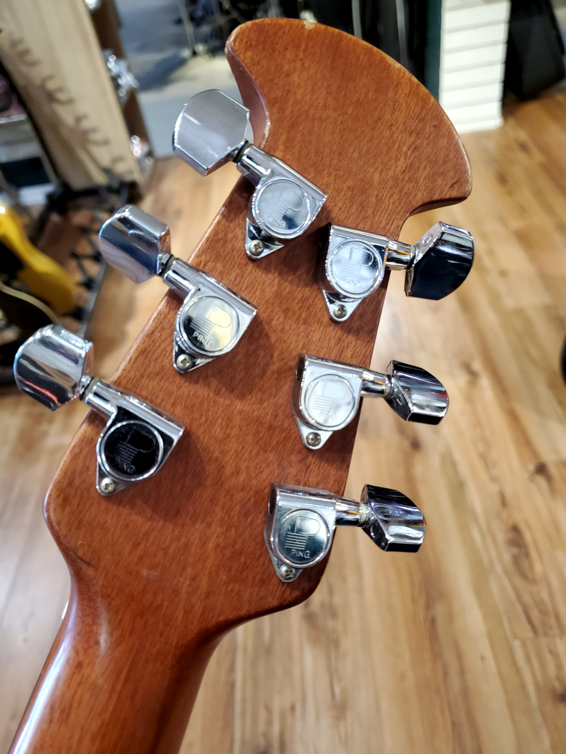 USED Celebrity CC11 By Ovation 80's | Gear Music - Oakville