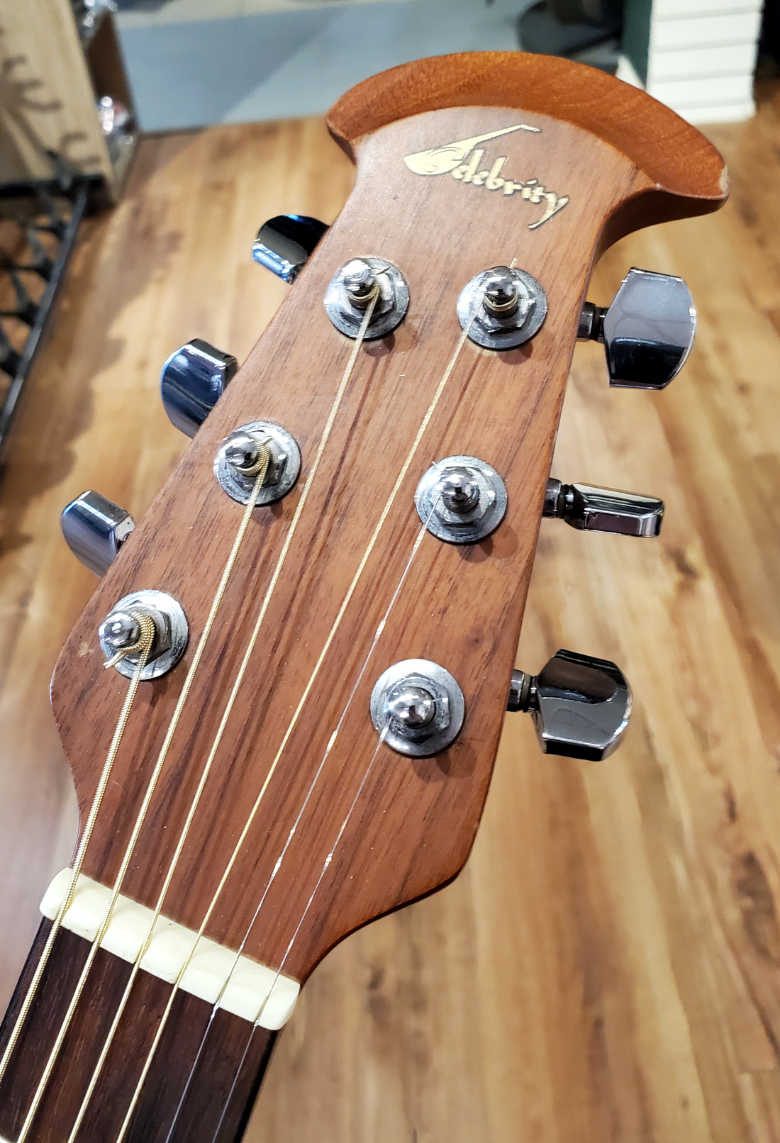 USED Celebrity CC11 By Ovation 80's | Gear Music - Oakville