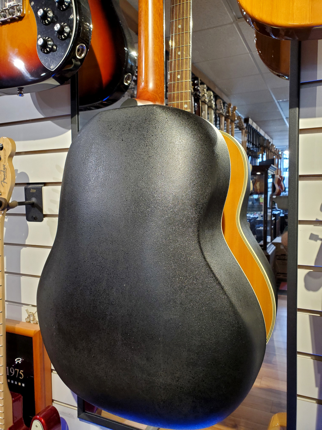 USED Celebrity CC11 By Ovation 80's | Gear Music - Oakville