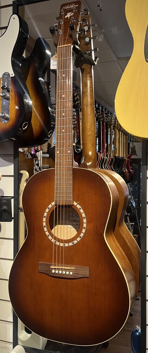 USED Art & Lutherie Folk Cedar Antique Burst