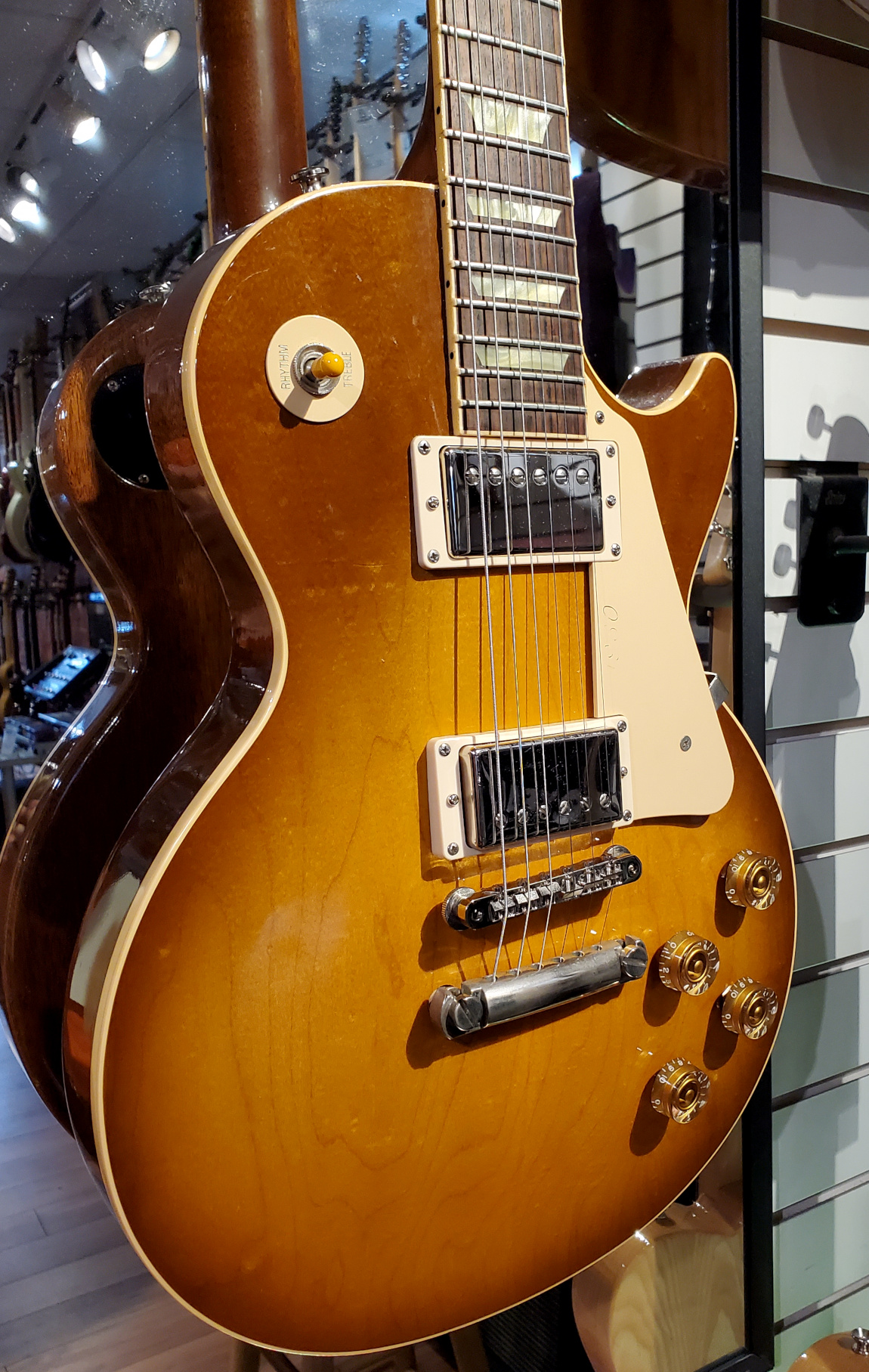USED 1997 Gibson Les Paul Classic Honey Burst