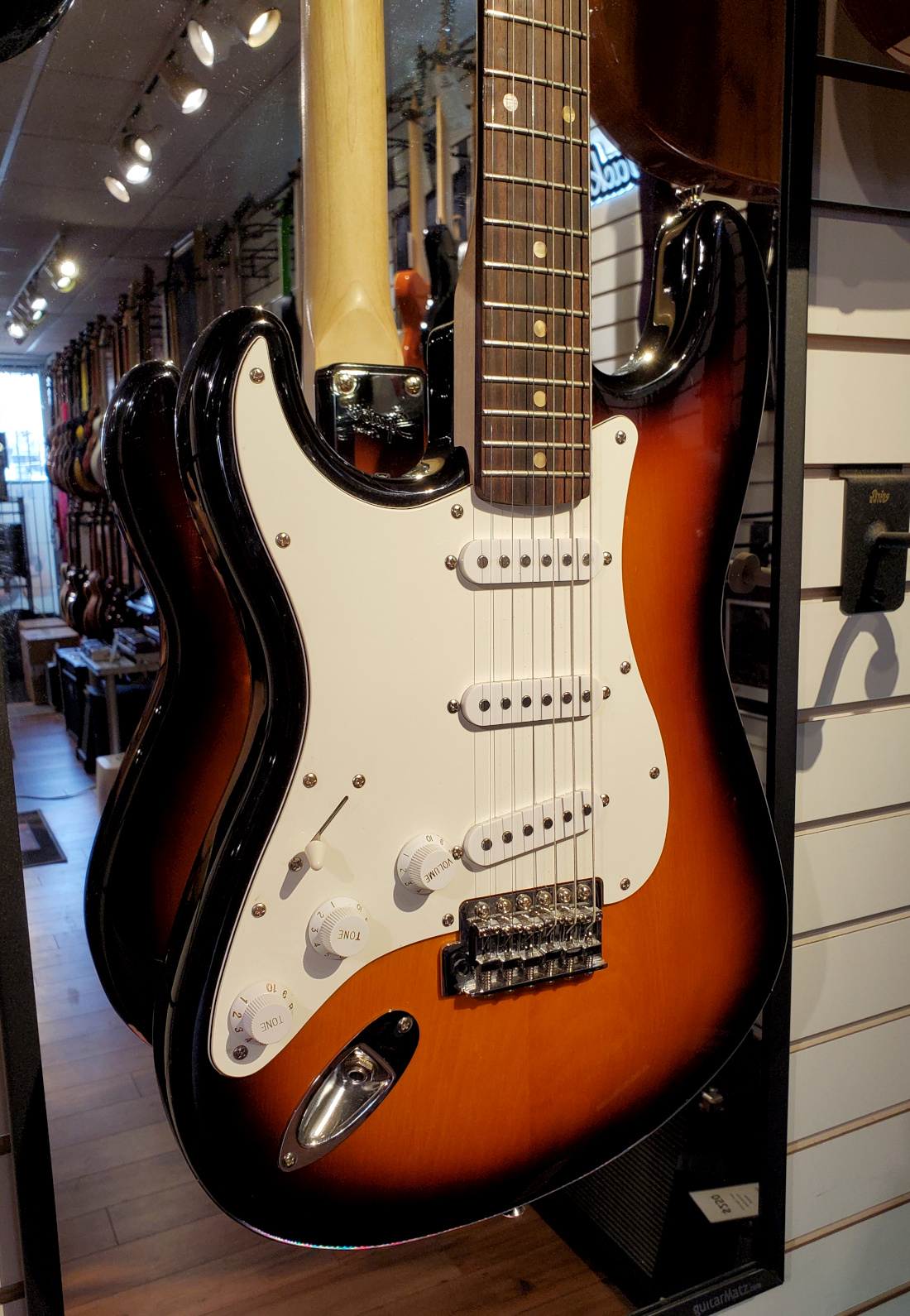 USED Squier Affinity Stratocaster Lefthanded