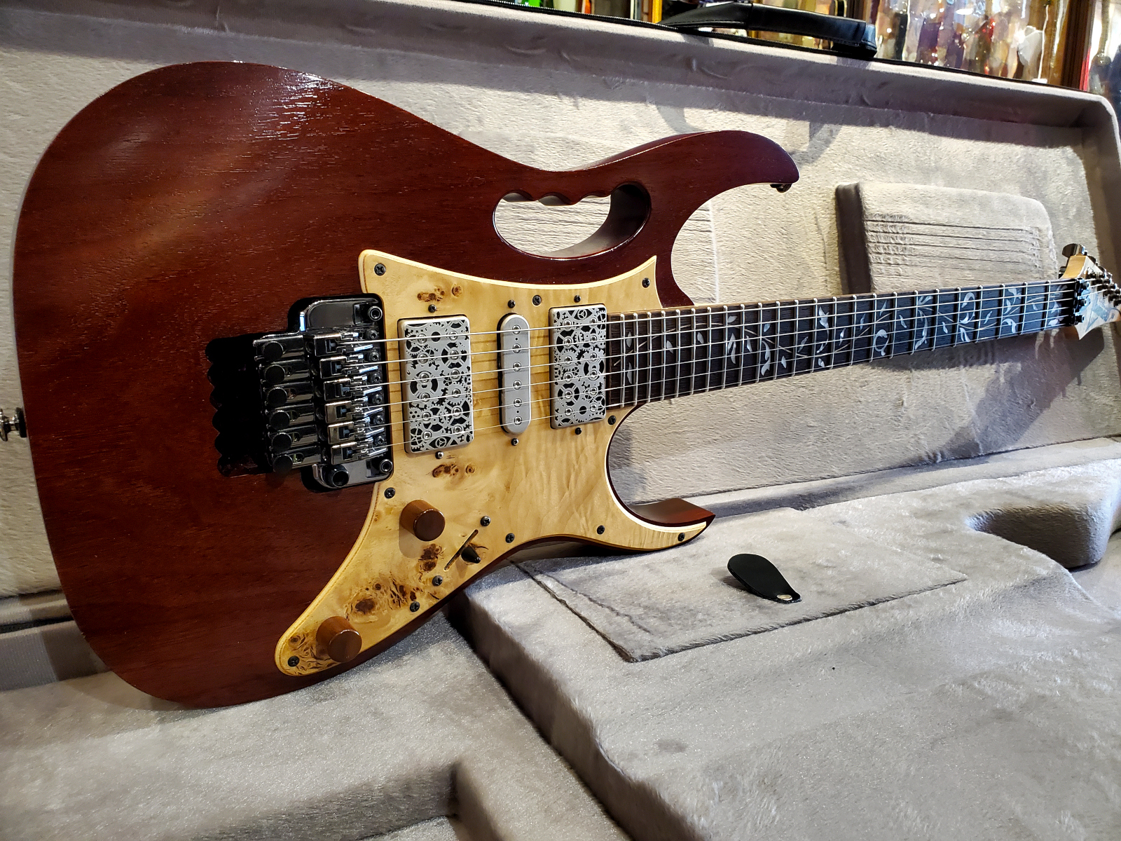 USED Ibanez JEM77WDP 2018 w case CONSIGNMENT