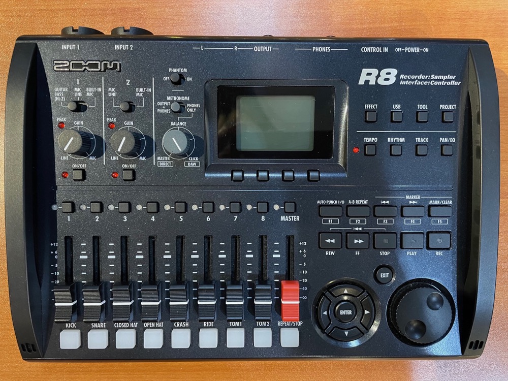 USED Zoom R8 8 Track Digital Recorder Interface Controller: Canadian Online  Music Store in Oakville, Ontario | Personal Service You Can Trust