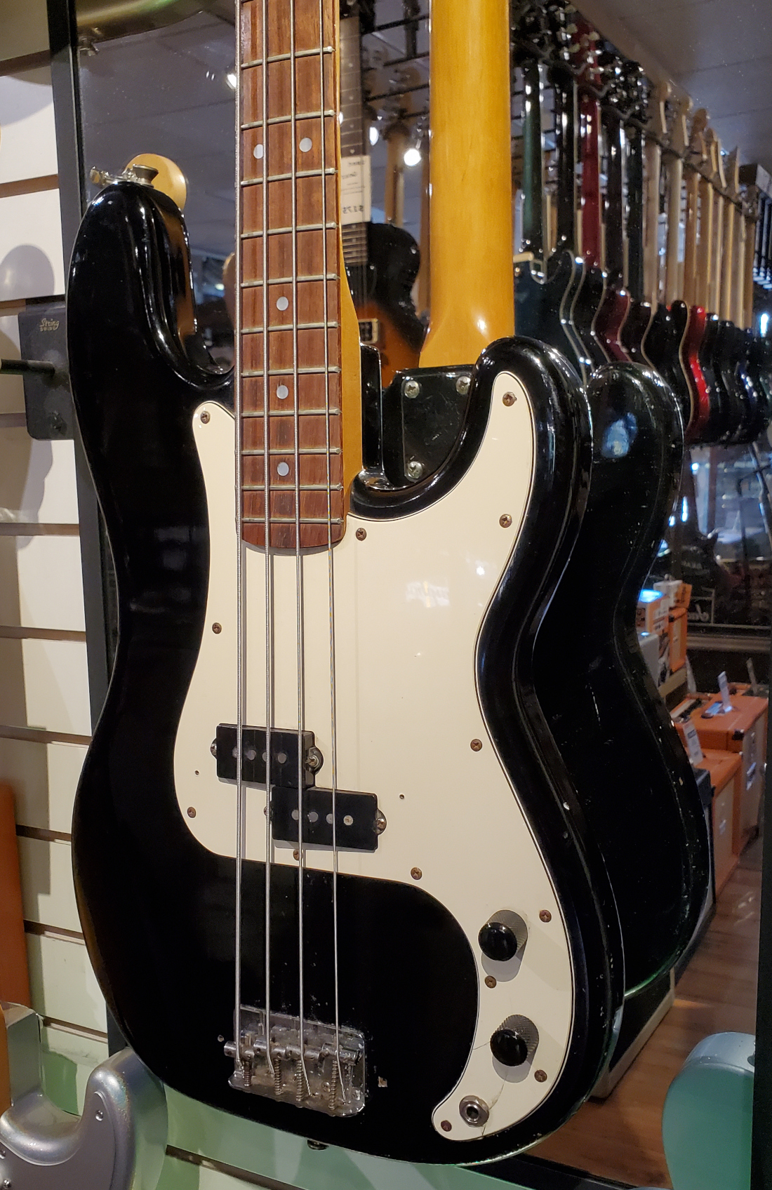 USED Pearl P-Bass Copy  MIJ - CONSIGNMENT