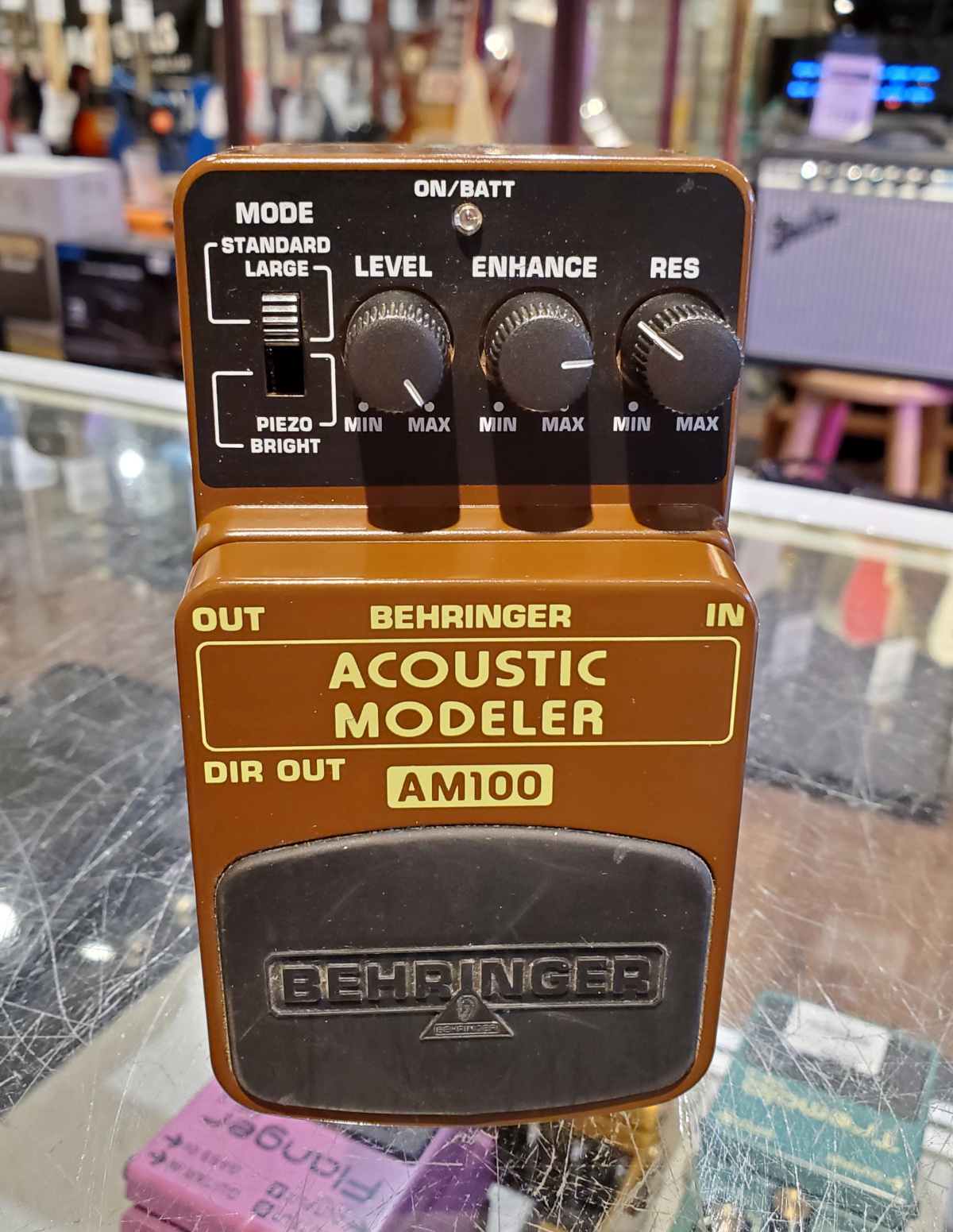 USED Behringer AM100 Acoustic Simulator
