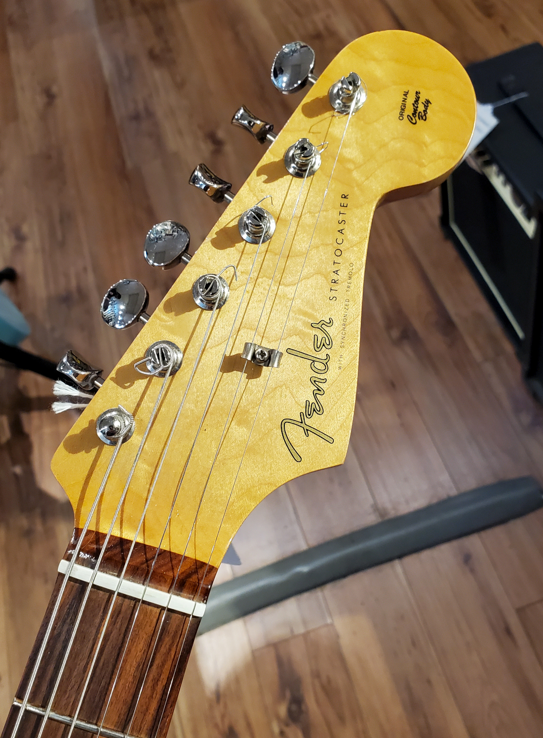 Fender USED Fender Vintera 60's Strat w/ac bag - CONSIGNMENT - Used
