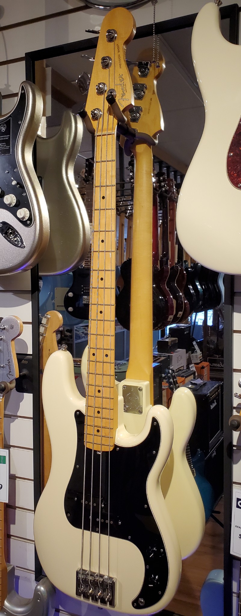 Fender USED Fender 2011 American Standard P-Bass w/case - CONSIGNMENT - Used