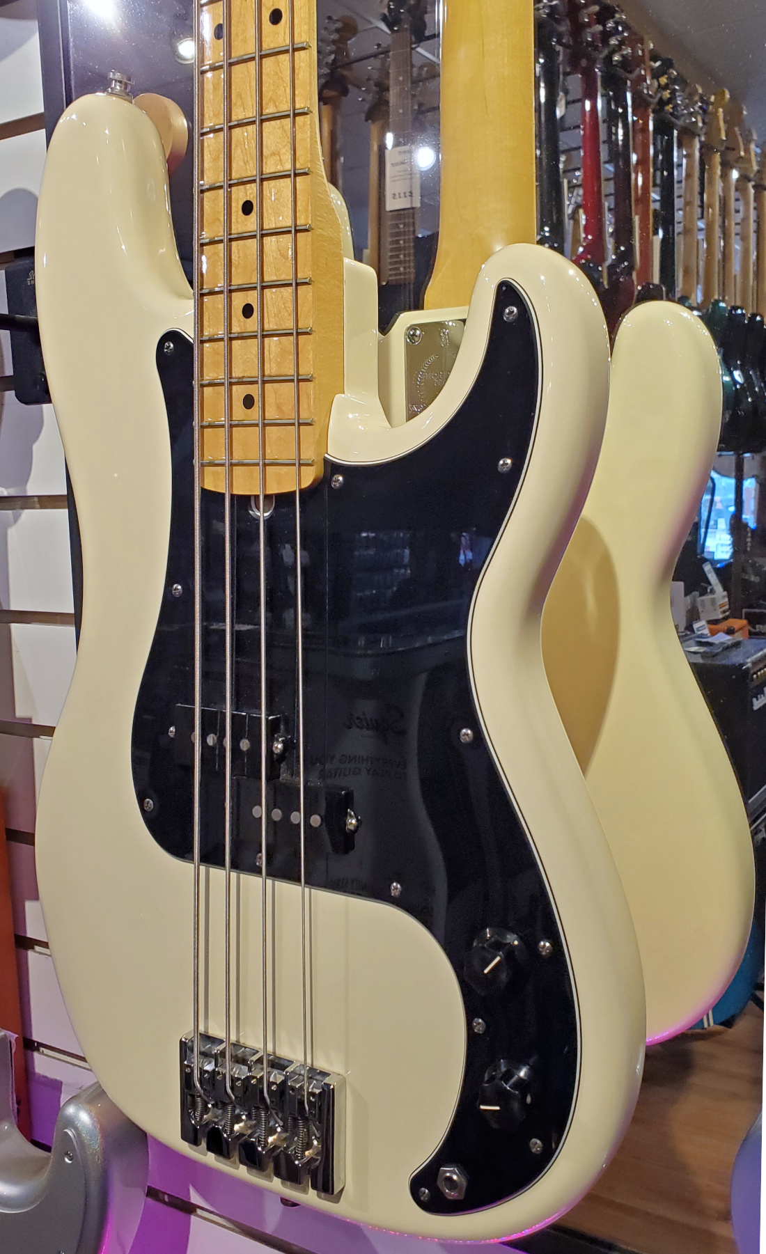 Fender USED Fender 2011 American Standard P-Bass w/case - CONSIGNMENT - Used
