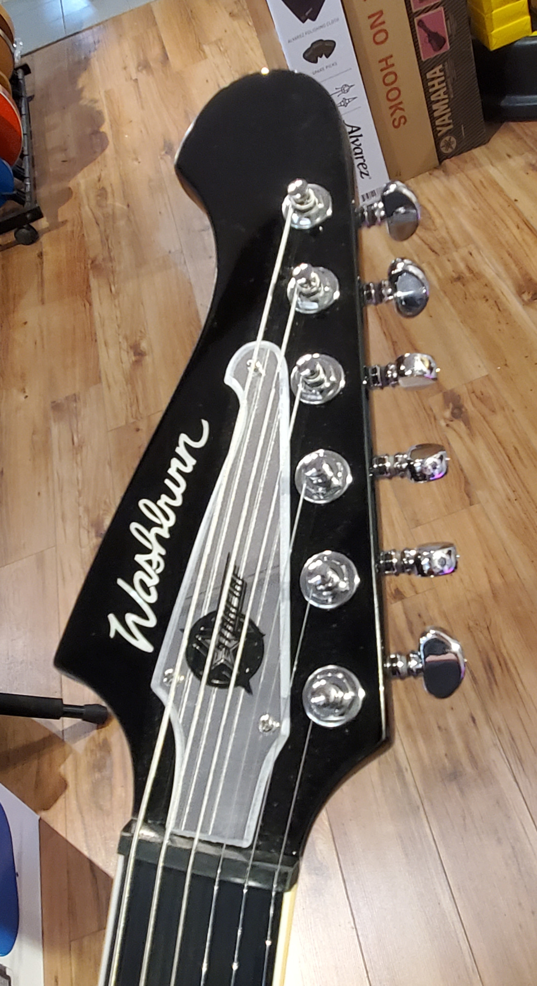 Washburn USED Washburn PS-12 Paul Stanley Starfire w/case CONSIGNMENT - Used