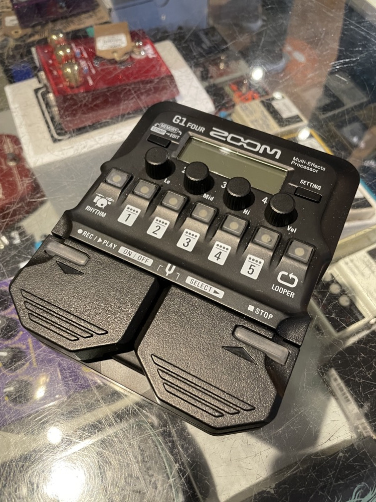 Zoom USED Zoom G1 Four Multi Effects w/box - Used