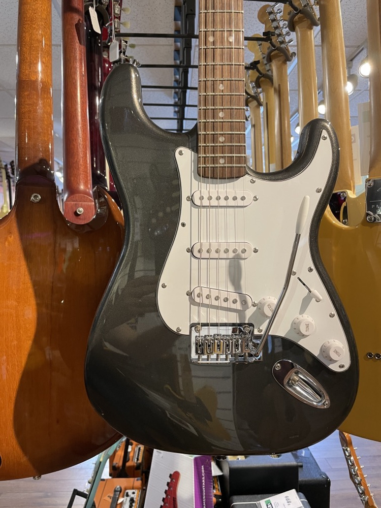 Squier USED Squier Affinity Stratocaster Electric Guitar - Guitars