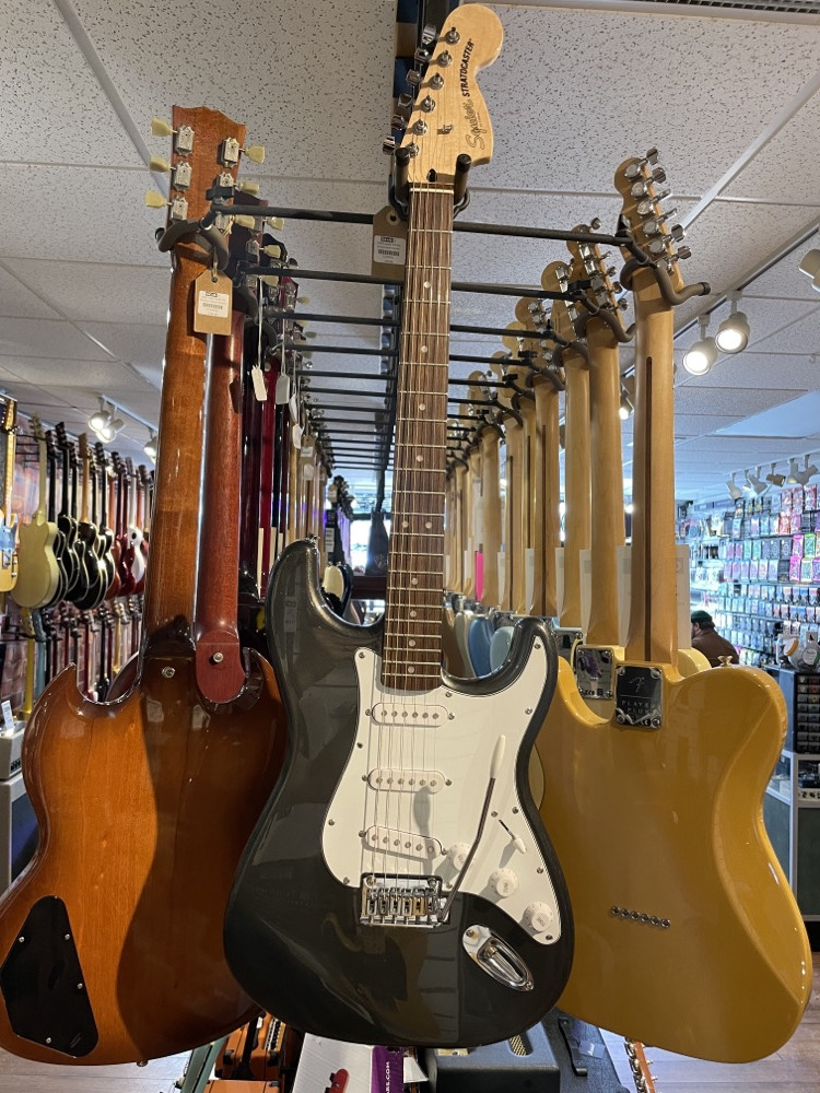Squier USED Squier Affinity Stratocaster Electric Guitar - Guitars