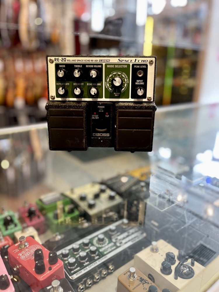BOSS USED BOSS RE-20 Space Echo Pedal w/Box - Used