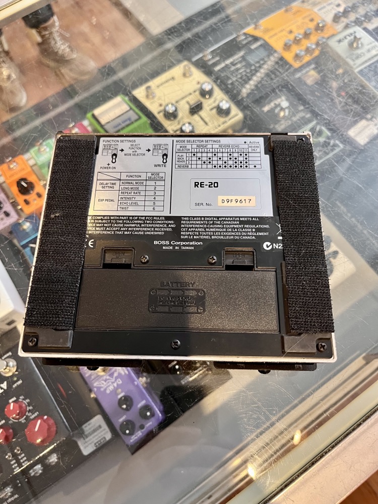 BOSS USED BOSS RE-20 Space Echo Pedal w/Box - Used