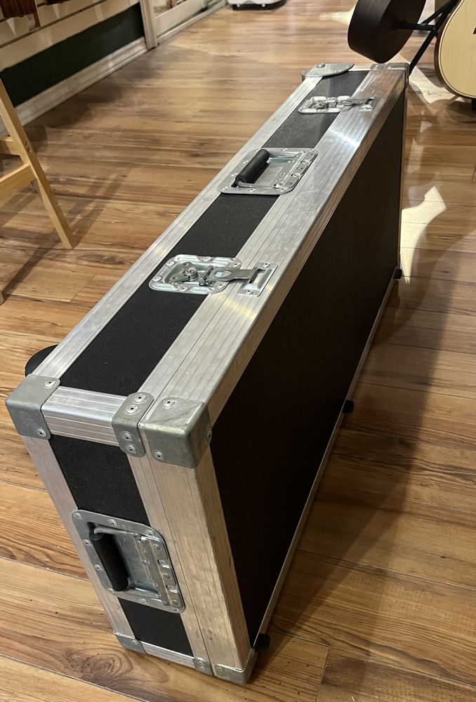 USED Flight Case / Road Case For Pedal Board  …