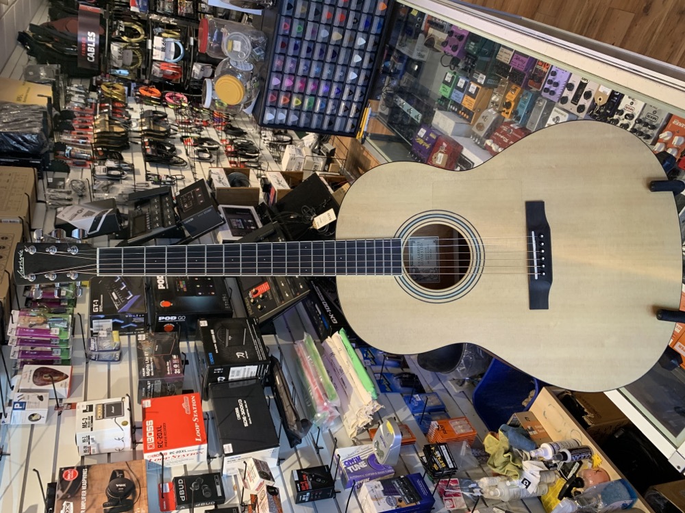 USED 2000 Larrivee L-02 Acoustic w/OHSC