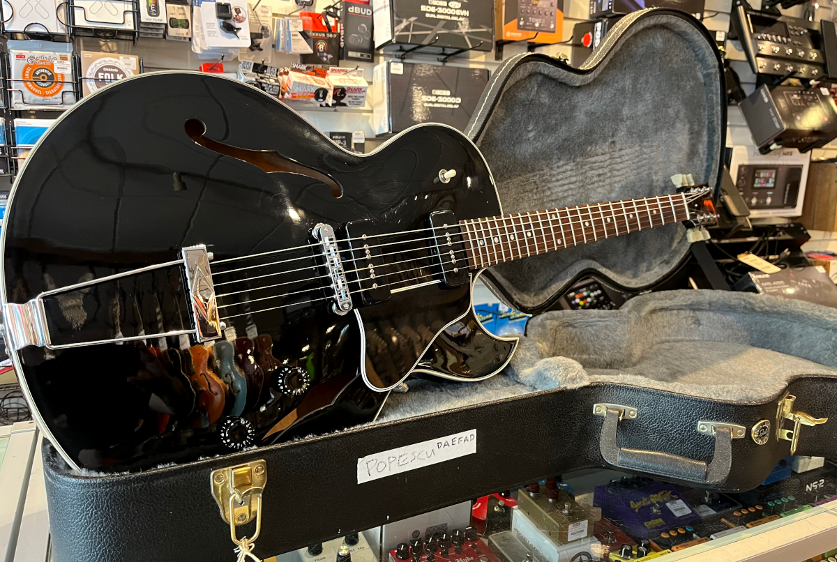 USED 1998 Gibson ES-135 In Ebony w/TKL  …