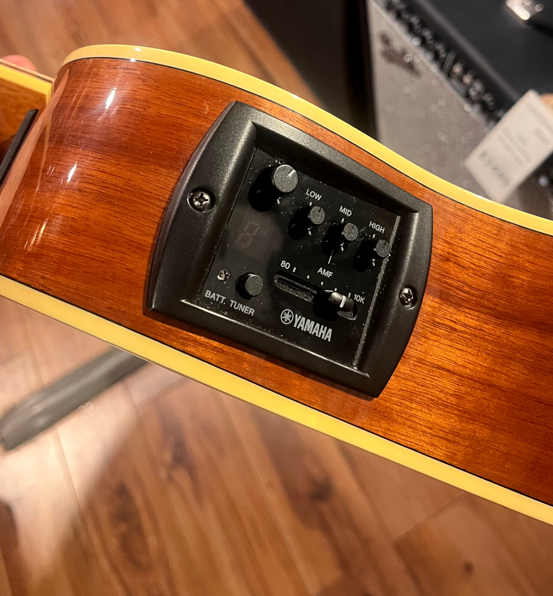 Yamaha USED Yamaha APX700II NT Natural w/Hard Shell case - Used