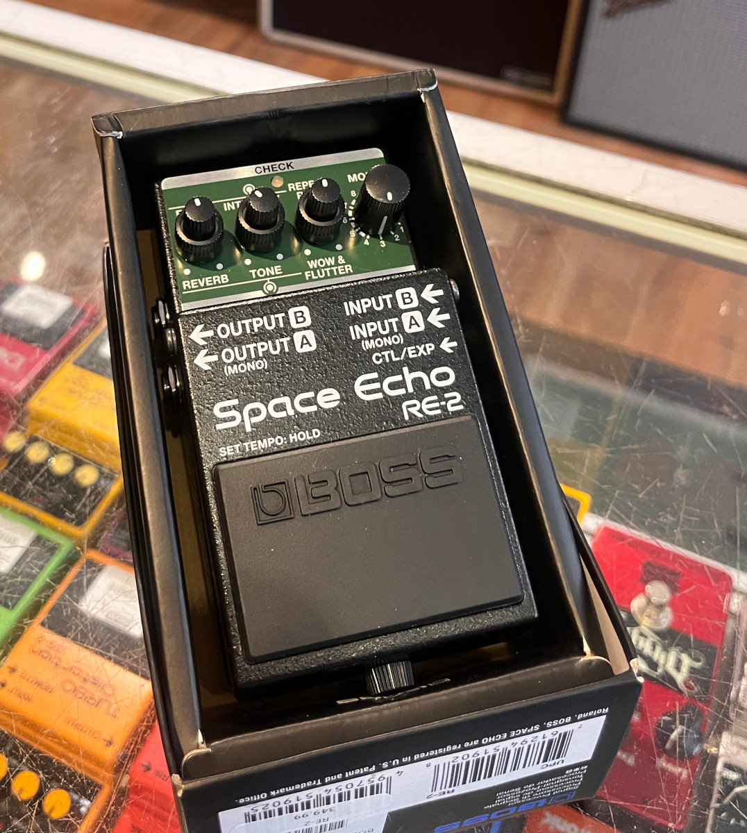 USED BOSS RE-2 Space Echo Compact Pedal w/Box