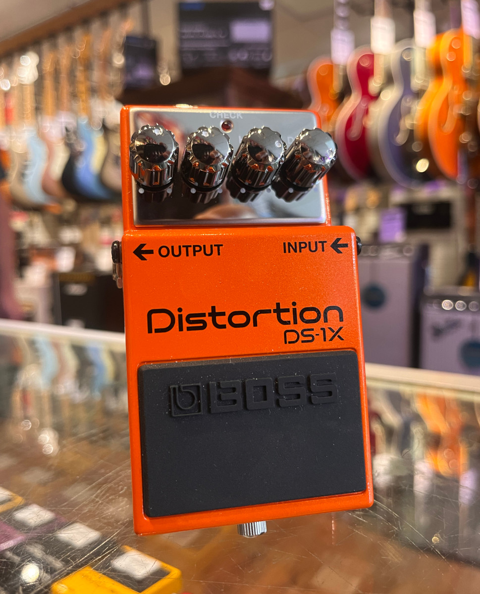 USED BOSS DS-1X Distortion Pedal