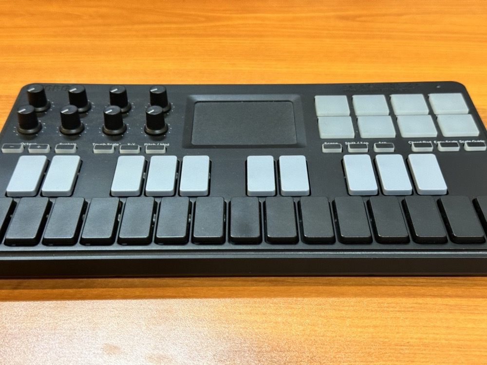 Korg USED Korg nanoKEY Studio Mobile MIDI Keyboard w/Bluetooth, Case - Used