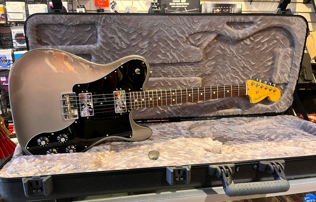 USED Fender 2022 American Professional  …