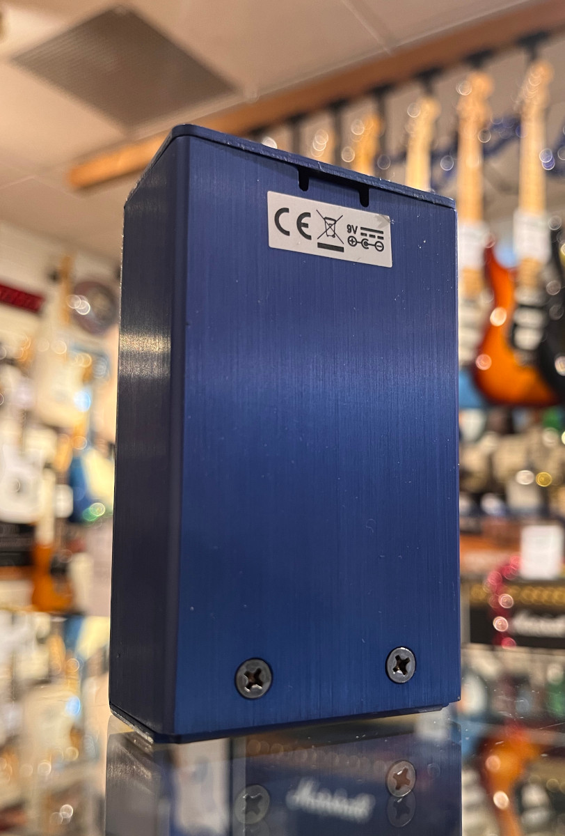 USED Way Huge Blue Hippo Chorus / Vibrato Pedal: Canadian