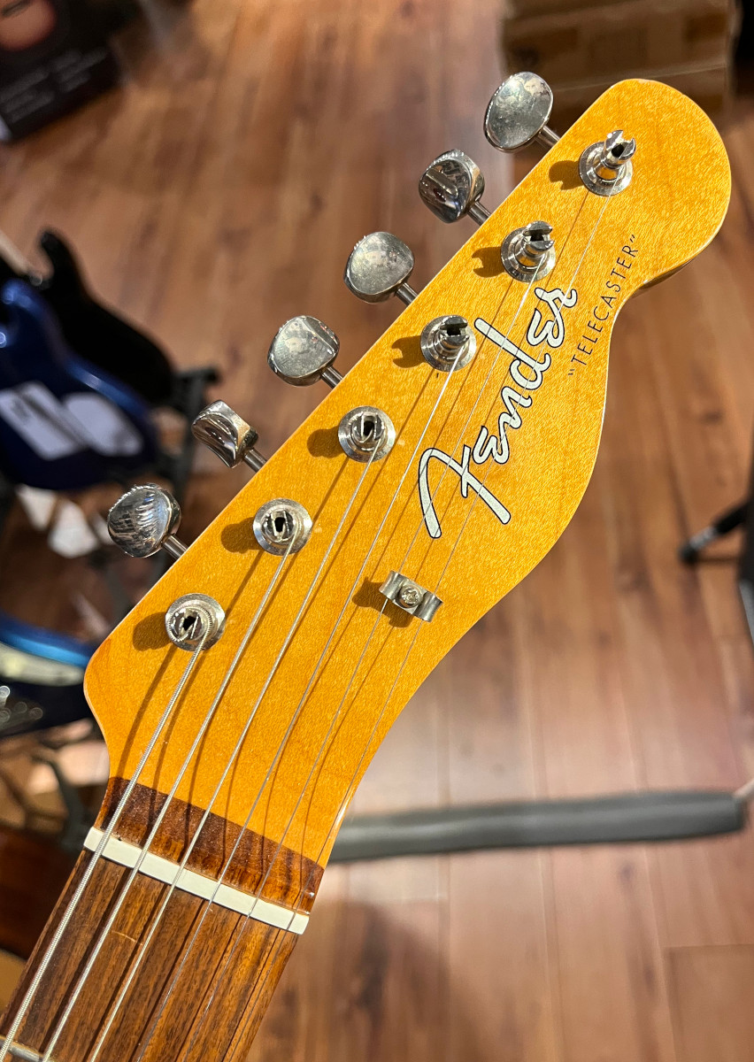 Fender USED Fender 2019 Vintera 60's Telecaster In 3 Tone Sunburst - Used