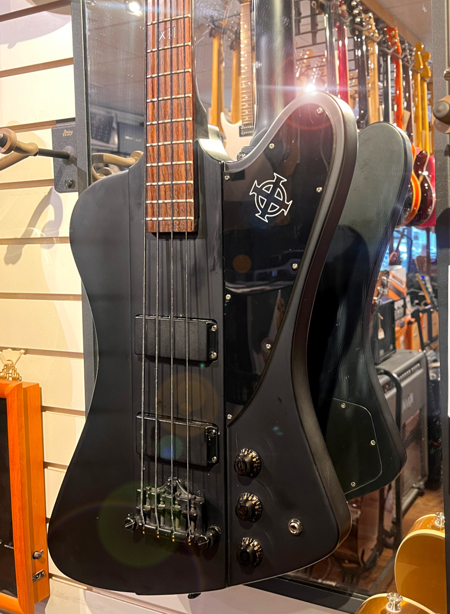 USED Epiphone 2008 Gothic Thunderbird IV Bass w/case