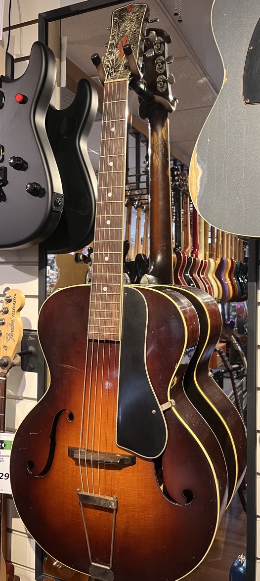 USED S.S.Stewart Archtop by Harmony circa 1934 w Case CONSIGNMENT Canadian Online Music Store in Oakville Ontario Personal Service You Can Trust